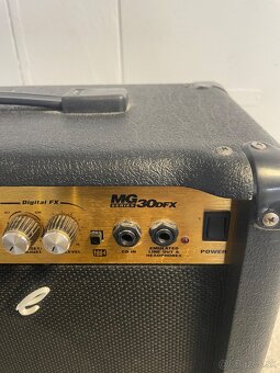 Marshall MG30DFX kombo - 3