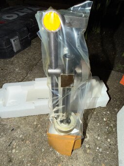 Magneticky stojancek - 3