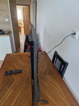 40" Samsung LCD TV - 3