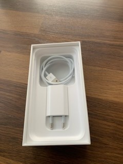 predam iPhone XR 64 GB - 3
