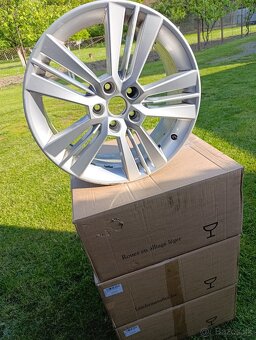 Hliníkový disk 18" PICTORIS - 3