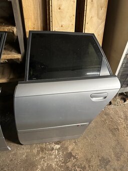 Dvere Audi a4 b7 - 3