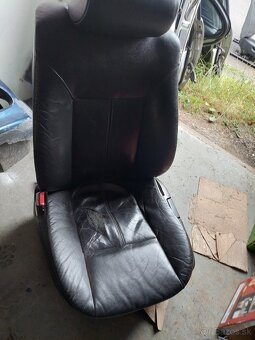 E39 kožený interiér - 3