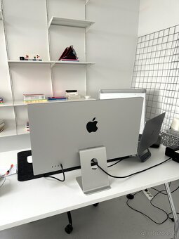 Apple studio display s nastavitelnym naklon - 1200€ - 3
