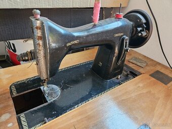 Šijací stroj Central Bobbin - 3