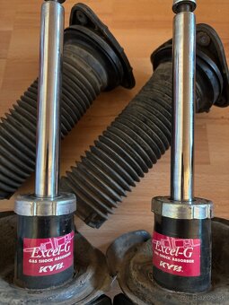 Ford Focus II - Predné tlmiče KYB - 3