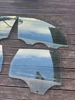 Predné a zadné posuvné okná VW Polo - 3