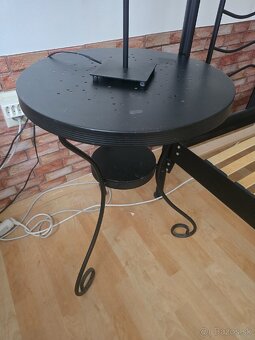 Predám manželskú posteĺ 180x200 s roštamy + nočné stolíky - 3