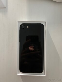 iPhone Se 2020 128GB - 3