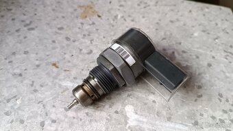 Regulator tlaku paliva (Bosch) VW Concern 057130764AB - 3