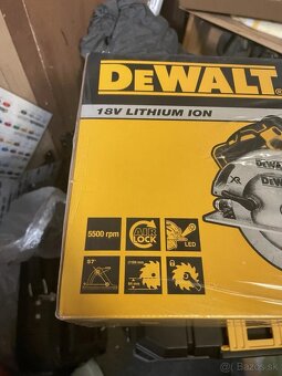 Aku kotoučová pila DeWALT DCS570N - 3