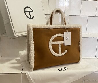UGG X Telfar Chestnut taška - 3