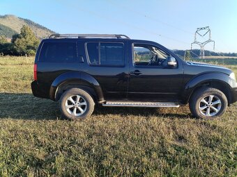Nissan Pathfinder - 3