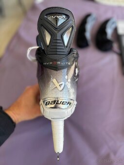 BAUER Hyperlight 2 Inter. korčule, veľkosť 4,5 - 3
