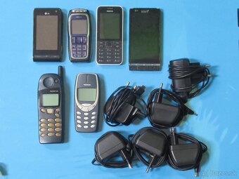 MOBILNÉ TELEFÓNY A NABÍJAČKY - 3