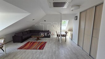 ZARIADENÝ VEĽKOMETRÁŽNY 2 IZBOVÝ BYT V CENTRE MESTA,... - 3
