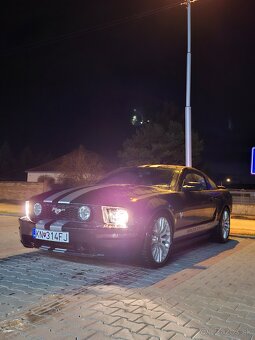 Ford Mustang svetlá - 3