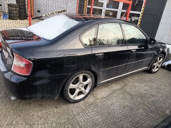Subaru Legacy 3.0 benzín 2003 - 3