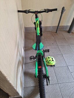 Predám detský bicykel 24kola Cube zeleny - 3