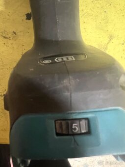 Makita DGA519 18V - 3
