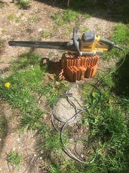 Elektricka pila na tehly DeWalt - 3
