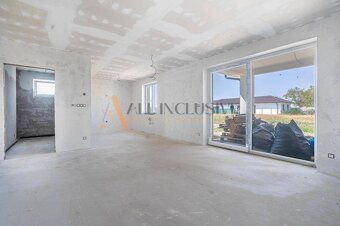 ALL INCLUSIVE | NA PREDAJ 3 IZBOVÝ RODINNÝ DOM - HOLODOM, O - 3