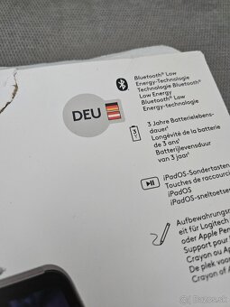 Logitech Slim Folio - Kryt s klavesnicou pre iPad [10th gen] - 3