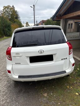 Predám Toyota RAV4 - 3