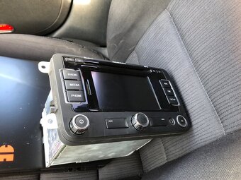 RÁDIO ŠKODA OCTAVIA 2 AMUNDSEN + - 3