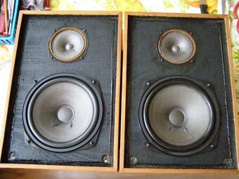 Gramofón Tesla NZC420 + reproduktory 1PF 067 33 - 3