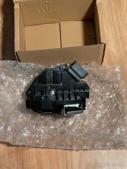 Zámok centrálu dverí predný pravý - 3