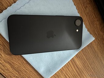 Apple iPhone 16eBlack - 3