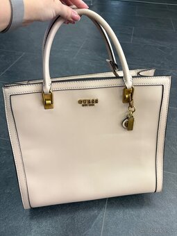 Kabelka Guess bežová - 3