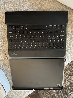 Obal na tablet s klávesnicou - 3