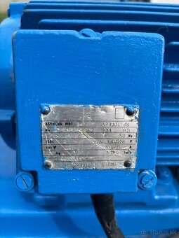 Samonasavacie 3 lamelové čerpadlo 90 l s el. motorom 2,2 kW. - 3