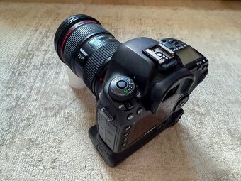 Canon 5D mark IV + Battery Grip + 4xbatéria + brašňa - 3