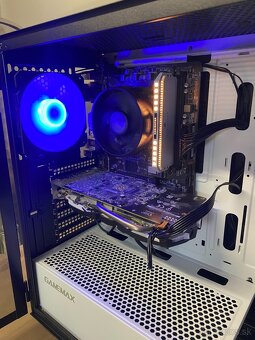 Ryzen 5 3600 / RX 570 / 16GB RAM - 3