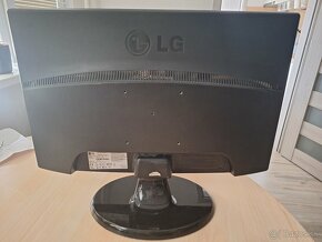 LG monitor 22'' FLATRON W2243T-PF - 3