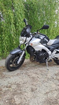SUZUKI GSR600 - 3