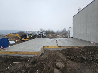 Zemné,buracie a výkopové práce 3T a 6,2T JBC - 3