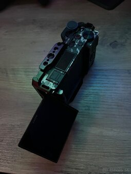 Sony ZV-E10 + Smallrig klietka - 3