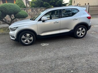 VOLVO XC40 T4 AWD Momentum - 3