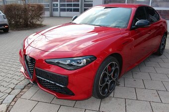 Alfa Romeo Giulia Competizione Q4 2.0 Turbo 206 kW (280 PS) - 3