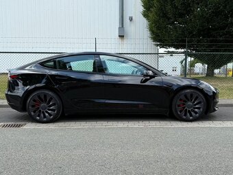 Tesla Model 3 Performance na prenájom - 3
