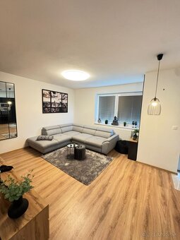 Prenájom bytu s terasou a záhradkou v centre Rohožnîka - 3