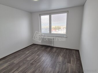 KOMPLETNE ZREKONŠTRUOVANÝ moderný 3-izb byt v centre m… - 3