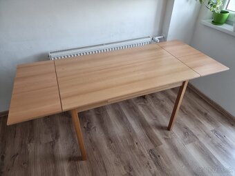 Predám drevený jedálenský stôl rozkladací - 3