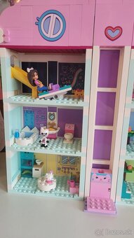 LEGO® Gabby's Dollhouse 10788 Gabinin kúzelný domček - 3