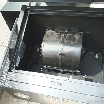 Závesný odsávač pár Whirlpool - AKR 037 G BL 650 m³/h novy - 3