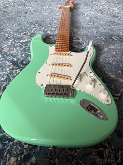 Handmade Vintage-Style 60's Surf Green Strat - 3
